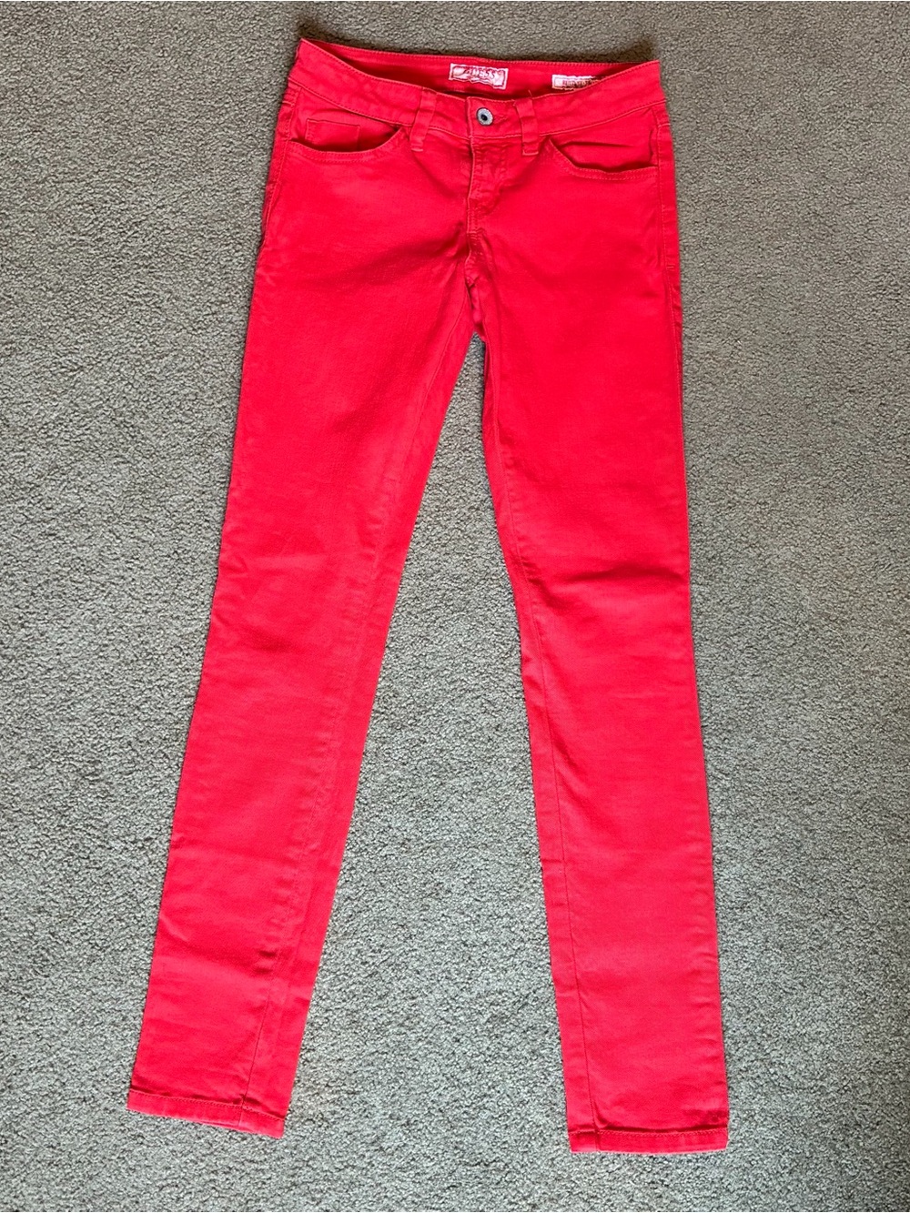 GUESS Women’s Brittney Skinny Jeans Dark Red Denim Slim Fit 5-Pocket Logo